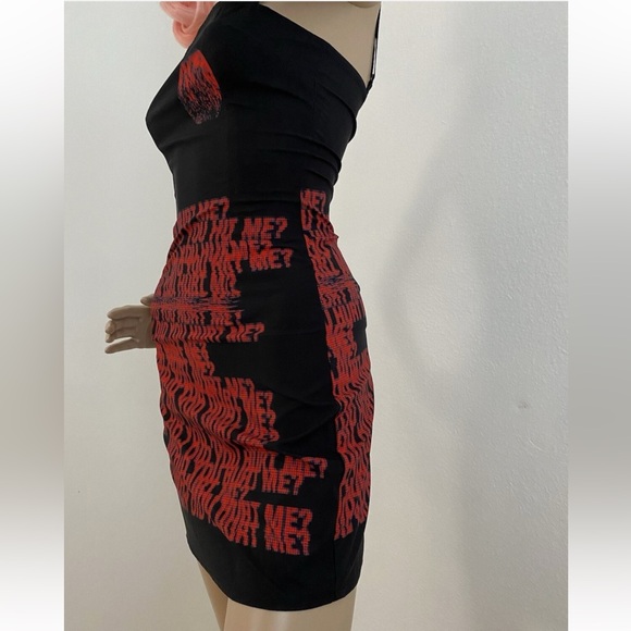 Black and Red Graphic Dress Hot Topic - Picture 3 of 10